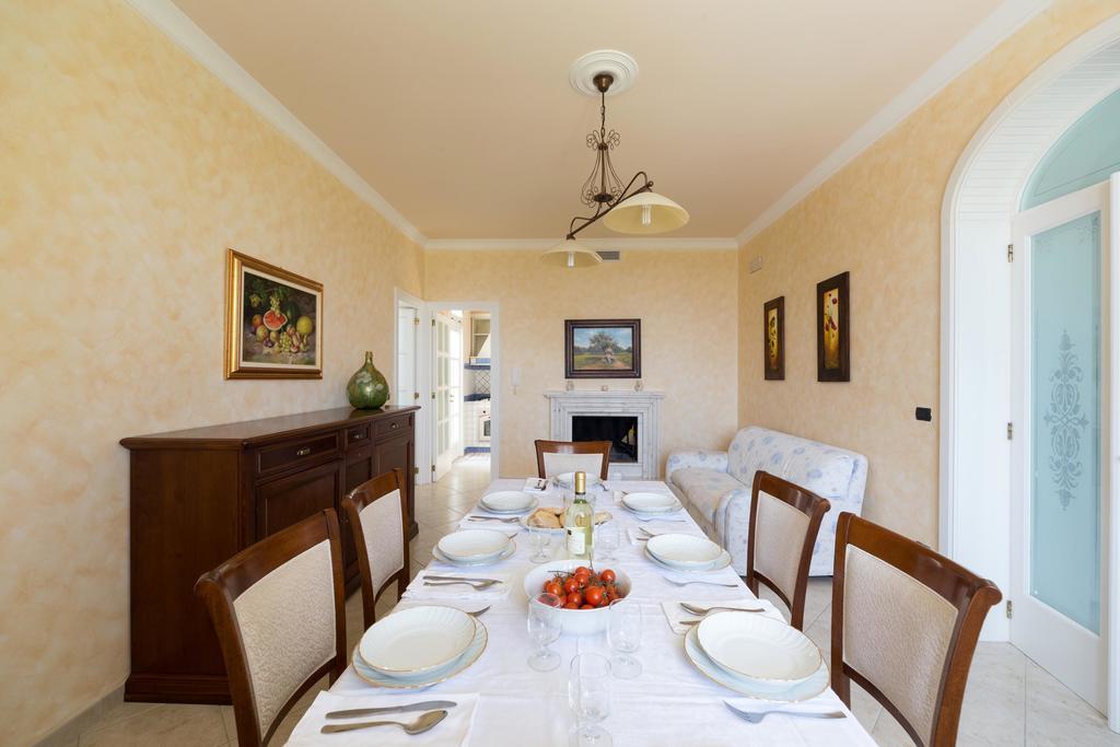 Villa La Ripostiera à Castro  Extérieur photo