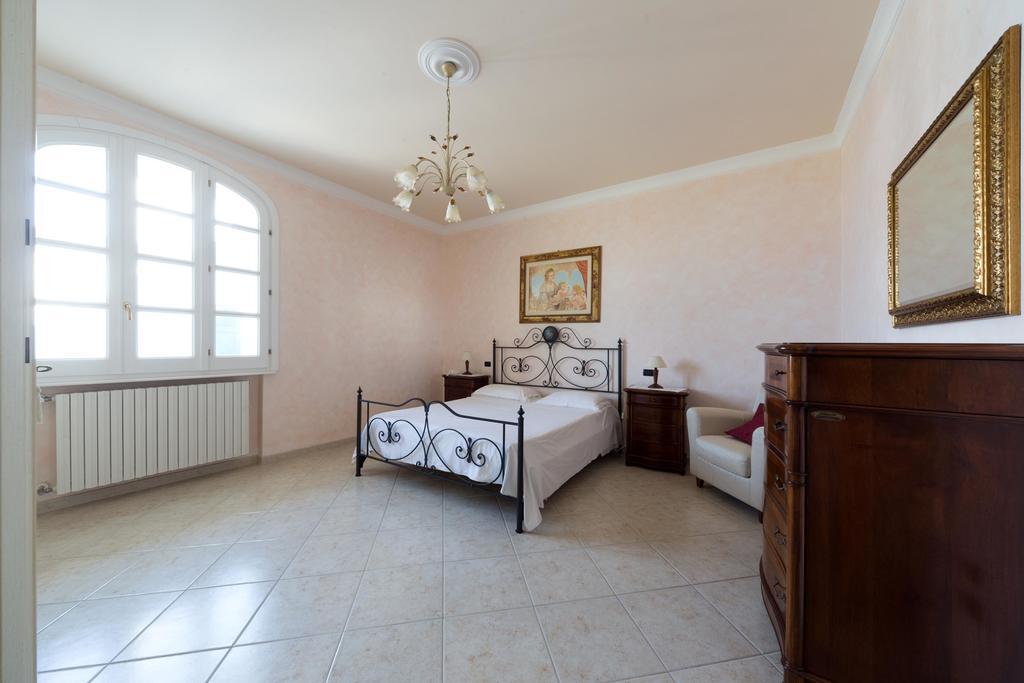 Villa La Ripostiera à Castro  Extérieur photo