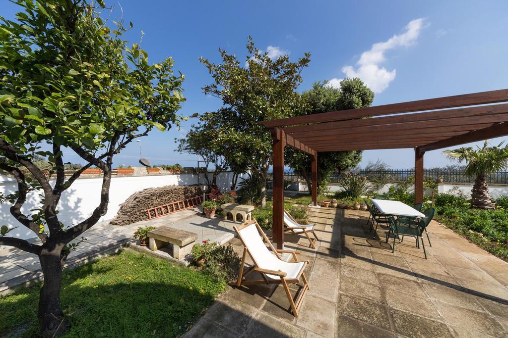 Villa La Ripostiera à Castro  Extérieur photo