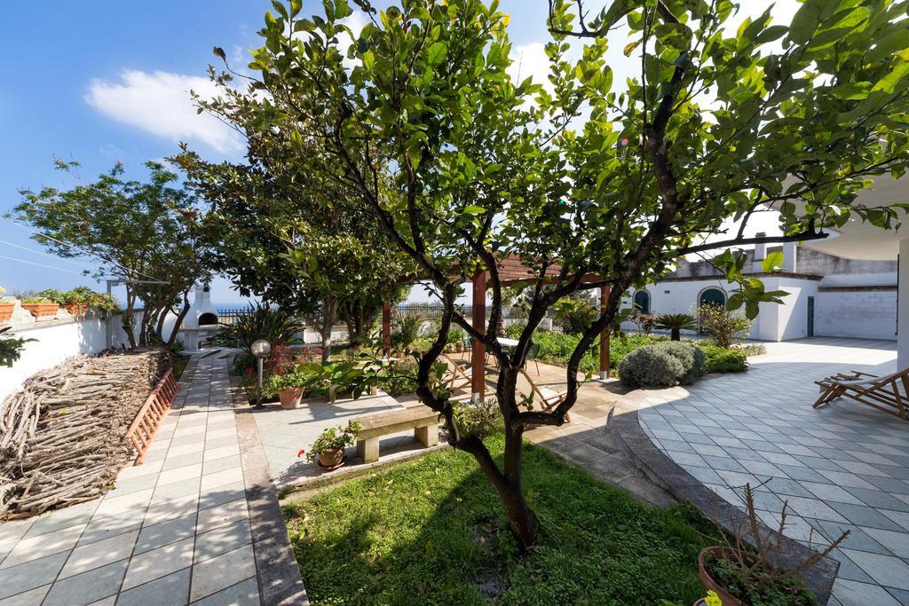 Villa La Ripostiera à Castro  Extérieur photo